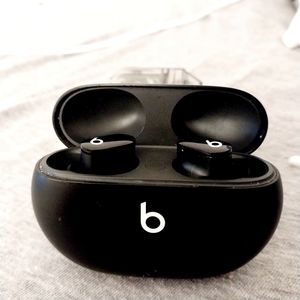 Beats Studio Buds